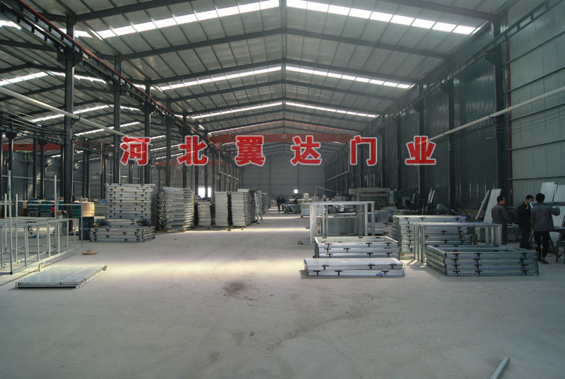 翼達(dá)門(mén)業(yè)加工車(chē)間